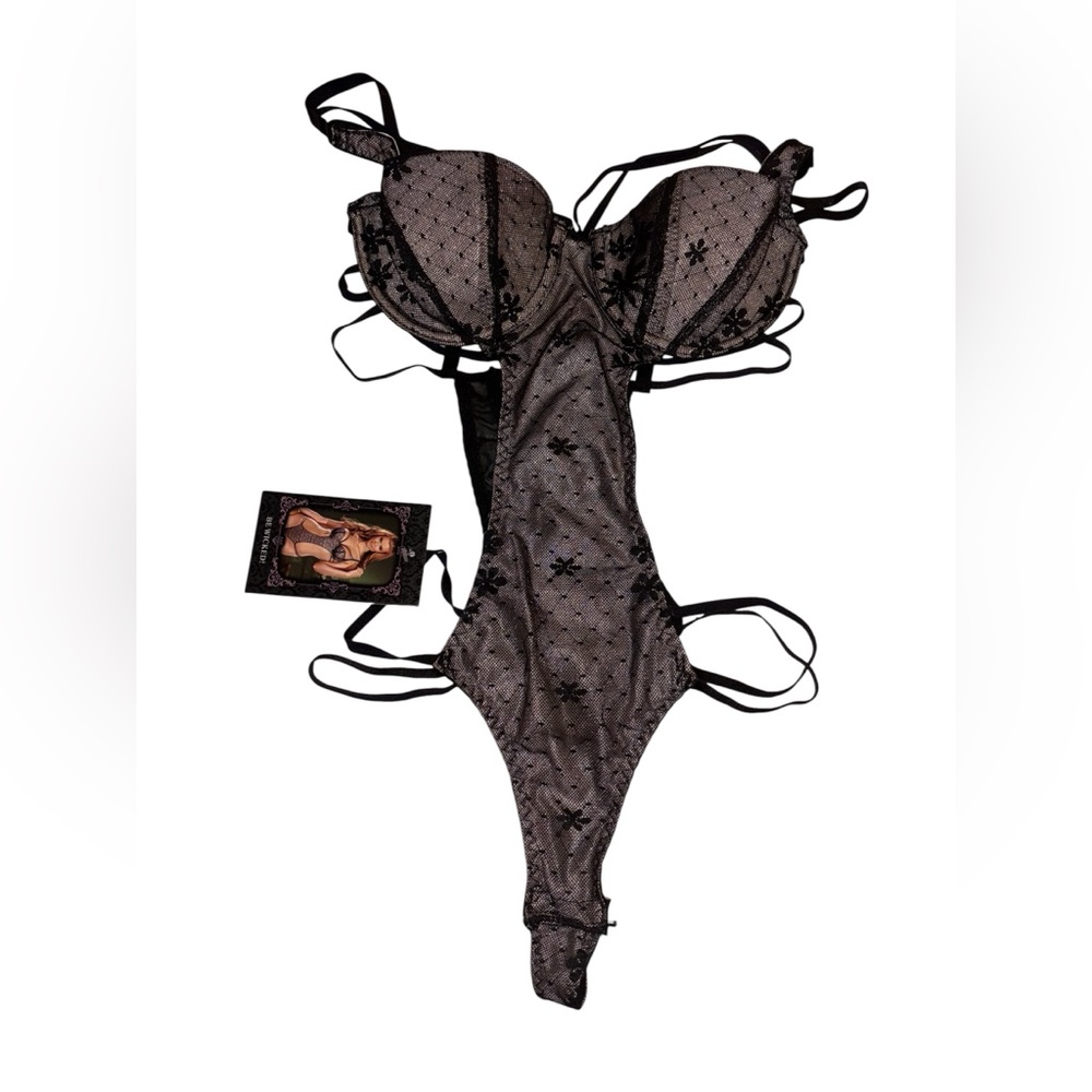 Be Wicked Chic Black Snakeskin & Lace Strappy Thong Bodysuit | Size L | NWT
